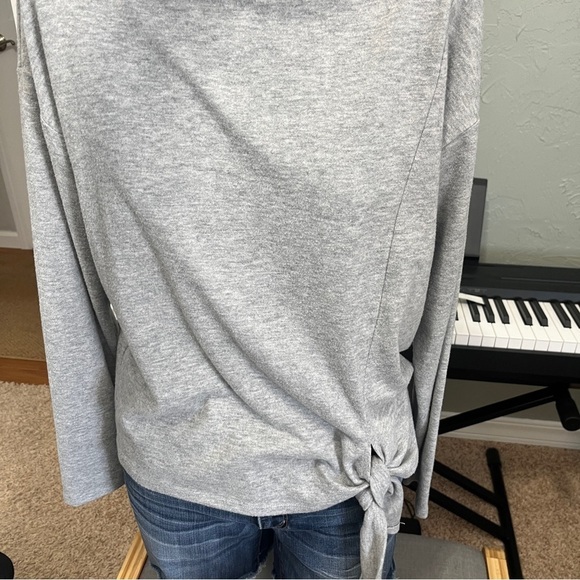 Vera Wang Simply Vera Size Medium Tie Front Gray Sweater Mock Turtleneck Top - Picture 13 of 14